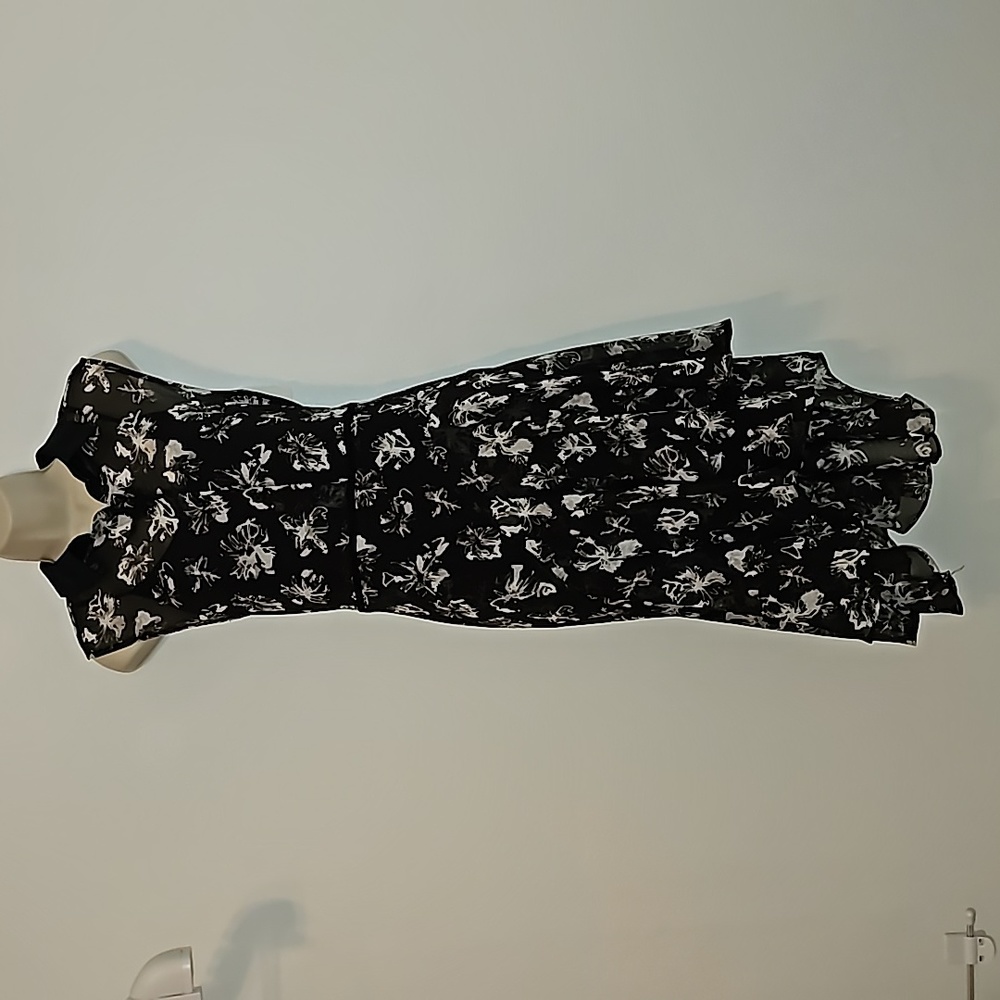 Simply Vera Vera Wang dress size M. New with tags